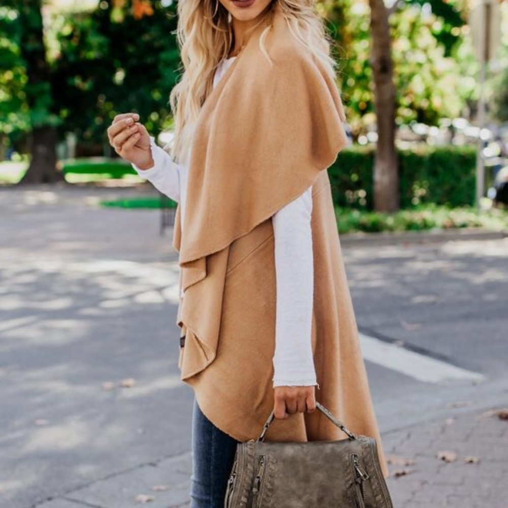 Irresistible Convertible Vest - Picture 3 of 8